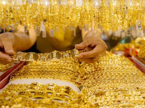 ĐBQH: Vàng ngày càng bấp bênh, có người lỗ hàng trăm triệu chỉ sau vài ngày