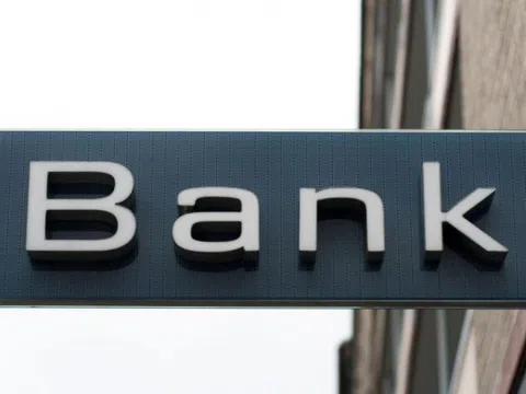 Sao đổi ngôi trong ngành ngân hàng: Techcombank vượt BIDV, chiếm đỉnh thu nhập dịch vụ quý I/2025