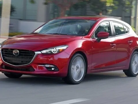Loạt xe mới đồng loạt giảm giá, cửa tiền 300 triệu đã sở hữu 3 mẫu ô tô chất ‘mưa không đến mặt, nắng không đến đầu’