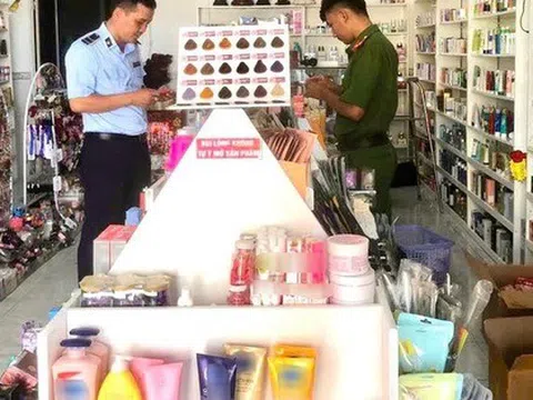 Phát hiện 114 hộp mỹ phẩm không rõ nguồn gốc ở Cà Mau