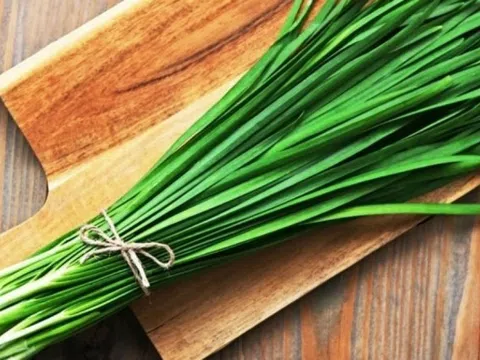 Loại lá bình dân nhưng ví như ‘nhân sâm của nhà nghèo’, chỉ hơn 30.000 đồng/kg giúp bổ thận tráng dương: Dân sành ăn đua nhau mua