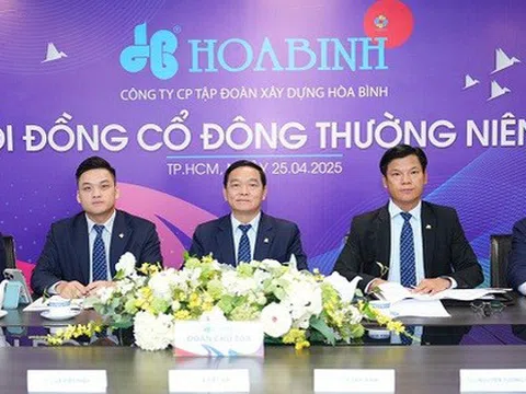 Tổng Giám đốc Lê Văn Nam muốn thoái sạch vốn tại Xây dựng Hòa Bình