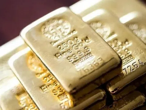 Giá vàng hụt hơi sau cú tăng mạnh, thị trường dõi theo căng thẳng Mỹ – Trung