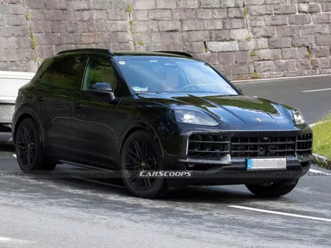 Lộ ảnh Porsche Cayenne mới: Vẫn giữ động cơ xăng, có chi tiết giống 911 GTS thế hệ mới nhất tại Việt Nam, ra mắt năm 2027