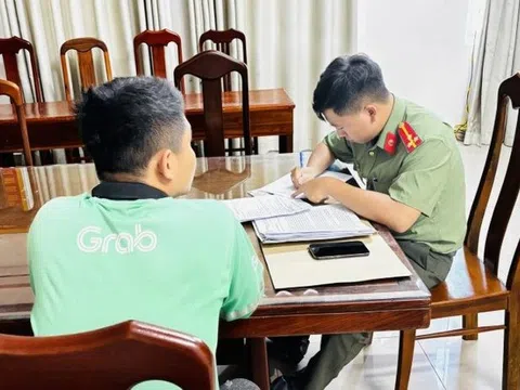 Một công ty chứng khoán ở Hà Nội chuyển khoản "nhầm" 1,7 tỷ đồng cho tài xế xe Grab