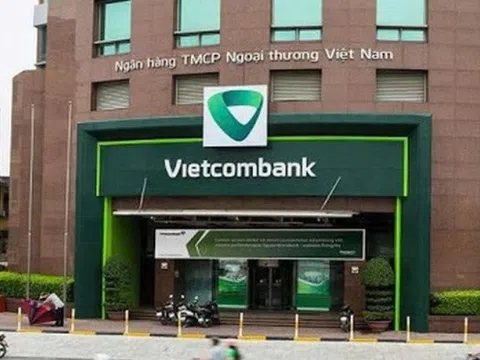 Khách kiên quyết chuyển 285 triệu đồng, Phó Trưởng phòng chi nhánh Vietcombank lập tức báo công an