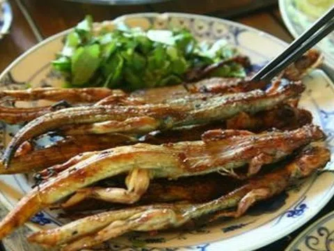 Thứ 'xưa không ai dám ăn' nay thành đặc sản đắt đỏ: Giá lên tới 1,4 triệu đồng/kg, dân phố mê mẩn
