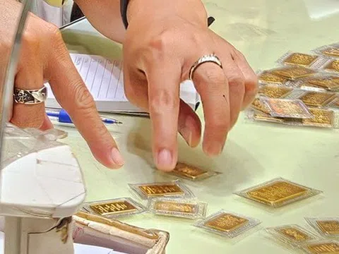 Giá vàng hôm nay 8-6: Vàng miếng SJC tiếp tục đi xuống