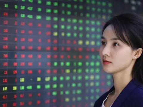Chứng khoán vào giai đoạn khó lường, hành động ra sao?