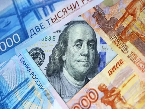 'Vượt mặt' đồng USD, tiền Nga tăng giá mạnh nhất thế giới