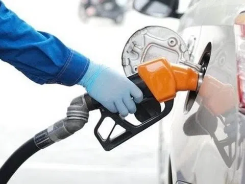 Giá xăng lên sát 20.000 đồng/lít từ 15 giờ chiều nay