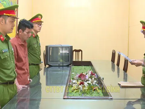Công an thu giữ 3 tấn hàng giả là khô gà, khô bò, heo cháy tỏi