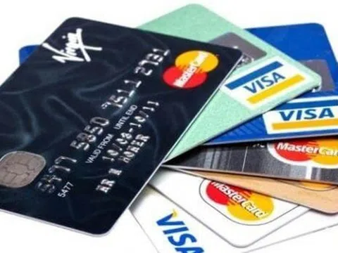 11 loại phí cần biết khi sử dụng thẻ tín dụng: Cẩn trọng để không "nợ chồng nợ"