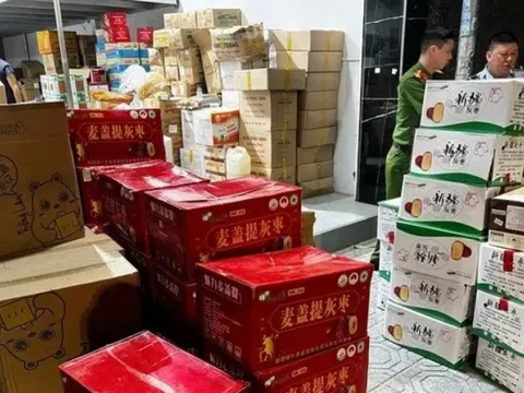 Kinh doanh kiểu 'du kích' ở La Phù: Mở cửa khi có đơn, giấu hàng khi kiểm tra