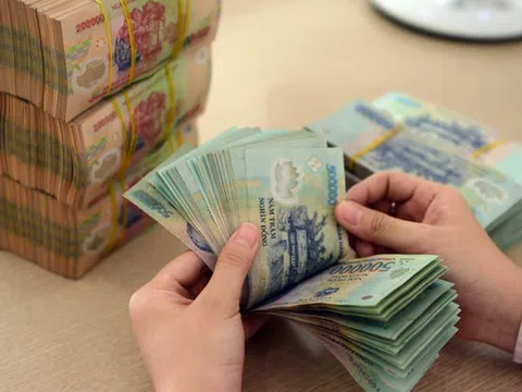 Người dân Việt Nam đang gửi hơn 7,4 triệu tỷ đồng vào ngân hàng, lãi suất thế nào mà tiền gửi cao kỷ lục?