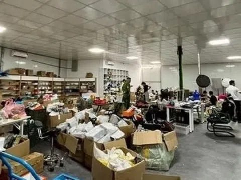 Phá ổ livestream giá rẻ, phát hiện hơn 3.000 sản phẩm hàng lậu tại Làng Sơn