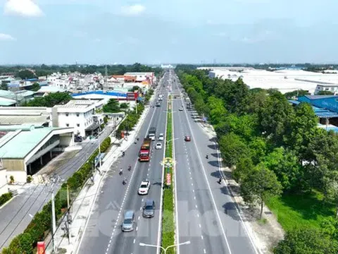 Nhìn từ trên cao 3 đường liên kết nhau được nâng cấp lên 6 làn xe ở Bình Dương