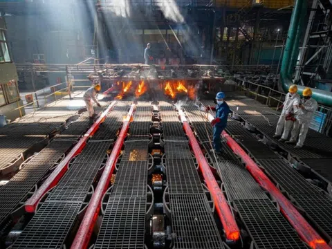 Trừng phạt bủa vây ngành thép của Nga - một quốc gia mừng thầm vì trúng lớn: 'Cứu tinh đây rồi'
