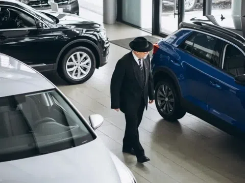 Người đàn ông bán được 6 chiếc xe/ngày suốt 15 năm mà chẳng tốn 1 xu quảng cáo: Bí quyết nằm ở quy luật 250
