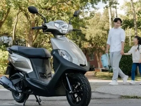 Đối thủ mạnh của Honda LEAD ‘xăng ăn như ngửi’, cốp rộng để vừa 2 chiếc mũ bảo hiểm: Giá bán có khiến khách hàng Việt ‘siêu lòng’?