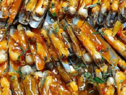 Loại hải sản rẻ tiền nhưng là 'kho sắt' tự nhiên, xưa bị ngó lơ nay thành đặc sản được mê tít vì giòn ngọt, 'ăn là nghiện'