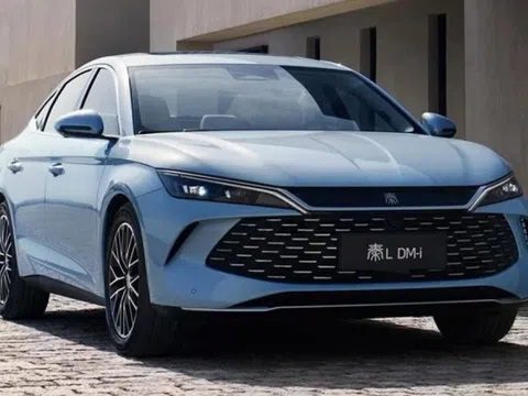 Vừa mở bán mẫu sedan đẹp hơn Toyota Camry nhưng giá chỉ 480 triệu: Thoải mái lựa chọn động cơ, tiện nghi ‘đỉnh chóp’
