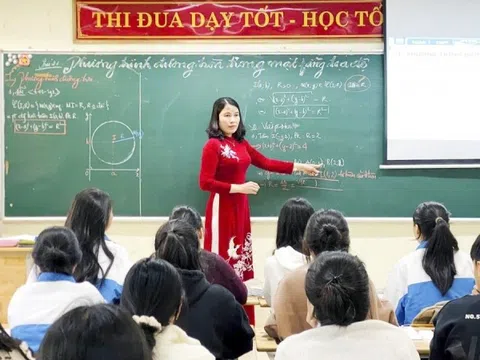 Từ 1/7/2025, giáo viên được phong danh hiệu cao quý này sẽ nhận thưởng tiền mặt lên tới gần 30 triệu đồng