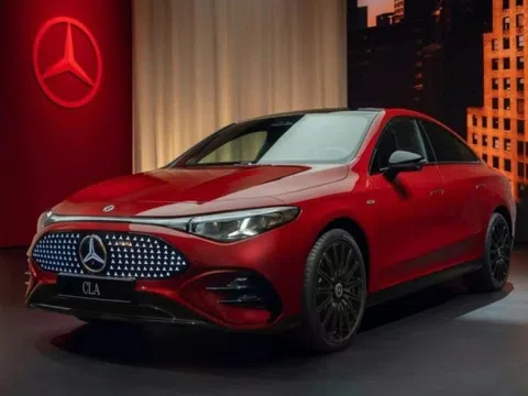 Sedan Mercedes CLA 'cháy hàng', khách phải chờ sang năm 2026 mới được nhận xe
