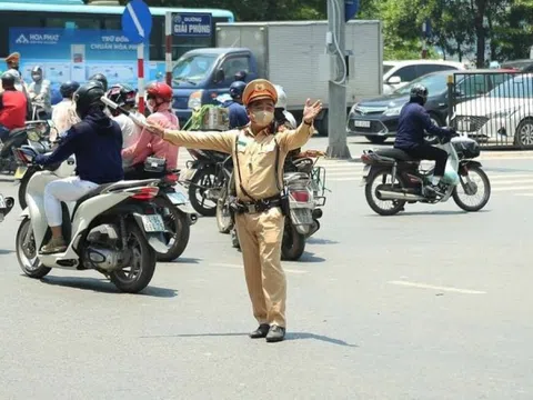 Quy định mới nhất đèn đỏ phải dừng trước vạch, nếu vượt theo hiệu lệnh của CSGT có bị phạt nguội không?