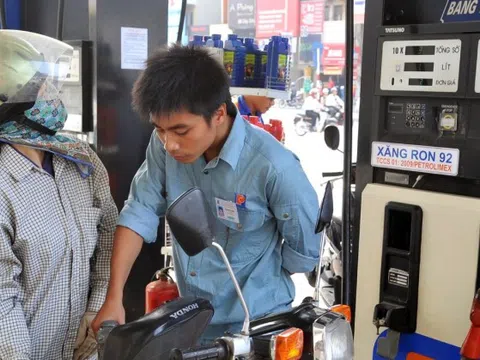 Giá xăng dầu tăng trở lại, dầu diesel có mức tăng cao nhất