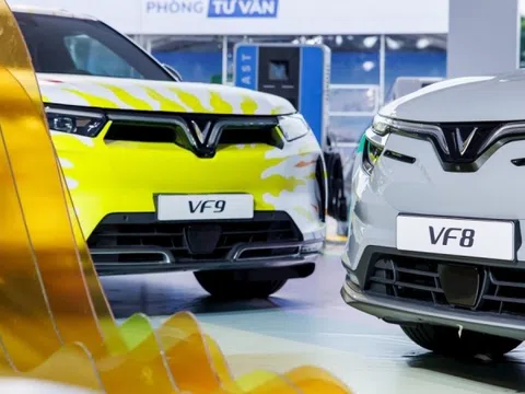 Tỷ phú Phạm Nhật Vượng mang loạt xe điện từ VF 3 tới VF 9 tới SVĐ Mỹ Đình để người dân thoải mái… đổi, hỗ trợ tối đa lên tới gần 240 triệu đồng
