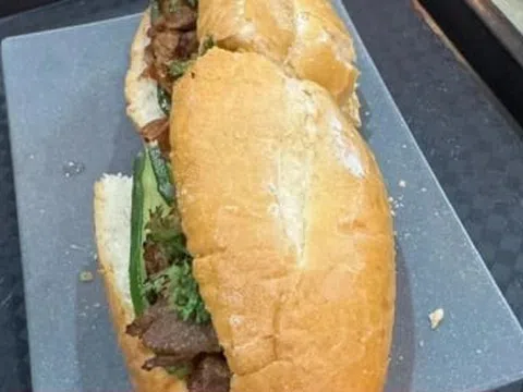 Bánh mì 208.000 đồng ở sân bay Nội Bài: Cần làm rõ, không để khách bị bắt chẹt