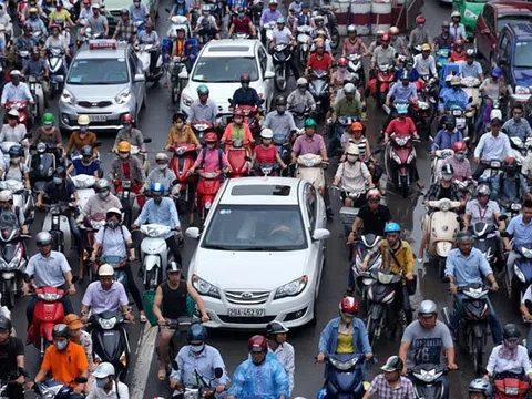 Hà Nội sắp tăng lệ phí trước bạ, phí cấp biển và phí gửi xe đối với xe xăng, dầu