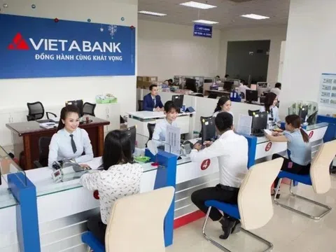 Thêm cổ phiếu ngân hàng 'chuyển nhà'