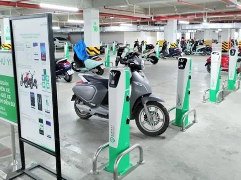 Hà Nội cấm xe máy xăng từ vành đai 1: Dự báo thị trường thiết bị sạc, pin xe điện