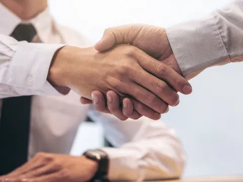 Bán bảo hiểm kèm dịch vụ ngân hàng có thể bị phạt tới 500 triệu đồng