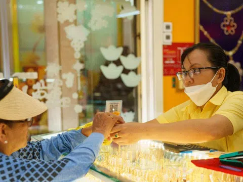 Giá vàng hôm nay 16/7/2025: Vàng lao xuống ngưỡng nhạy cảm, SJC về đâu?