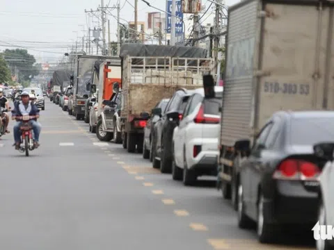 Hành vi lúc đường tắc nhiều tài xế muốn 'thoát' nhanh nhưng gây hiểm họa lớn, CSGT đưa ra khuyến cáo mới nhất