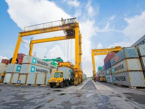 Một doanh nghiệp cảng biển chốt ngày trả cổ tức 30%, 'soi' lịch sử trả cổ tức 'đều như vắt tranh'