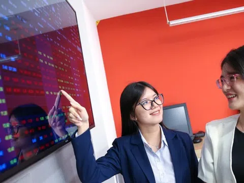 Bất ngờ cổ phiếu doanh nghiệp của nữ tỷ phú USD duy nhất Việt Nam