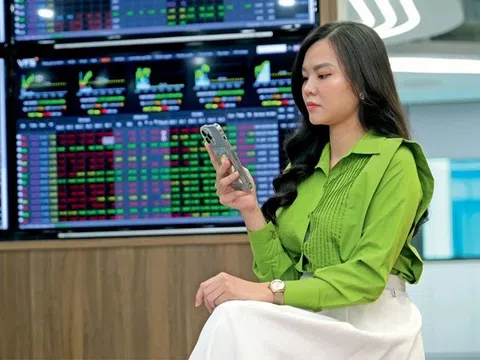VN-Index lập đỉnh lịch sử: Thị trường tiếp đà tăng hay đến lúc điều chỉnh?
