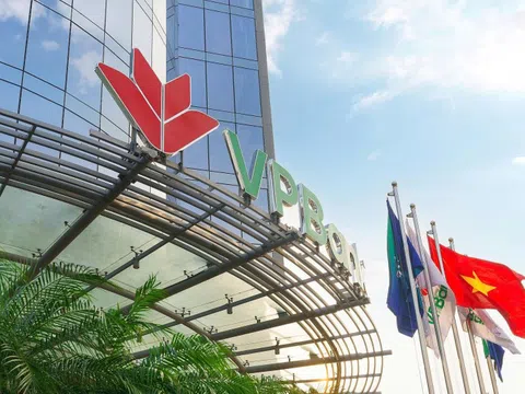 Khối ngoại mua ròng hơn 1.800 tỷ đồng trong chưa đầy một tháng, cổ phiếu VPBank lập đỉnh mới