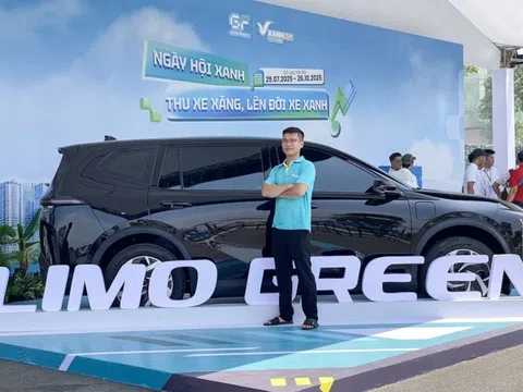 Tài xế công nghệ “kéo hội” đi lên đời xe điện, đơn chốt liên tục trong “Ngày hội xanh” tại Hà Nội