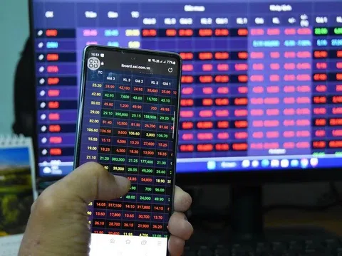 VN-Index mất mốc 1.500 điểm, khối ngoại 'xả' mạnh loạt cổ phiếu