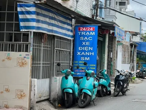 Đua nhau mở quán cà phê kèm dịch vụ sạc xe điện: Nguy cơ bị phạt nặng nếu làm trái quy định