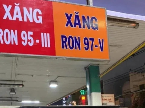 Xe sang, phân khối lớn tại TPHCM vẫn có thể đổ xăng 'xịn', giá chỉ 21.540 đồng/lít