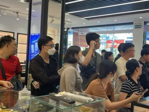 Gần 2 tấn bạc kỷ niệm 80 năm Quốc Khánh cháy hàng trong chưa đầy 8 tiếng