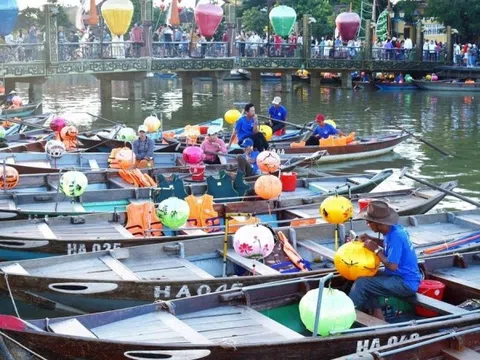 Tại Hội An có một nghề thu nhập cao hơn lương công chức 7,3 lần, không biển tên hay văn phòng: Vẫn ‘hái ra tiền’ mỗi ngày