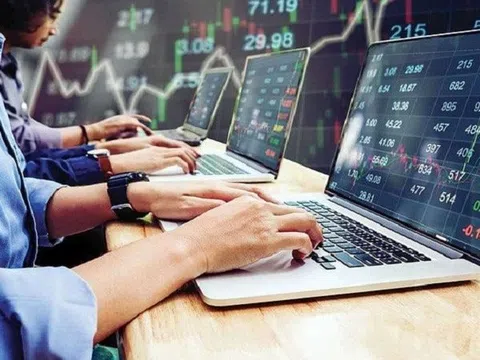 Ủy ban Chứng khoán Nhà nước yêu cầu tăng cường giám sát giao dịch trên thị trường chứng khoán