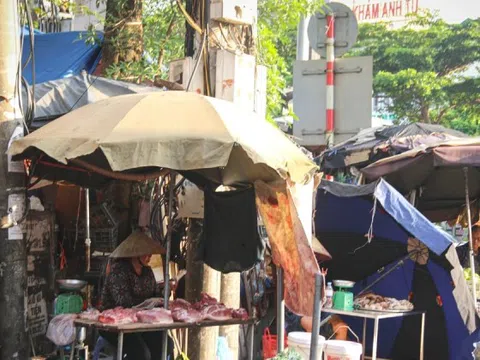 Muốn xóa chợ tạm Hà Nội: Phải có hạ tầng, phải đổi thói quen